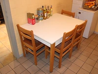 Tafel met 4 stoelen - afbeelding 2 van  4