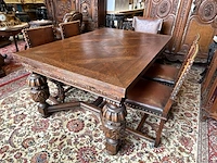 Tafel met 6 stoelen / uitschuifbaar