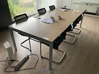 Tafel met 6 stoelen - afbeelding 1 van  4