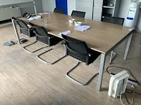 Tafel met 6 stoelen - afbeelding 2 van  4