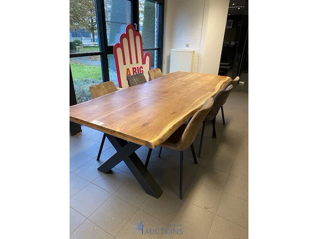Tafel met 6 stoelen - afbeelding 1 van  6