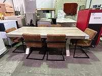 Tafel met 6 stoelen - afbeelding 1 van  7