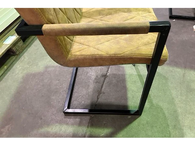 Tafel met 6 stoelen - afbeelding 7 van  7