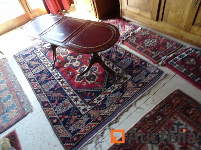 Tafel met design wielen, tapijten - afbeelding 4 van  13