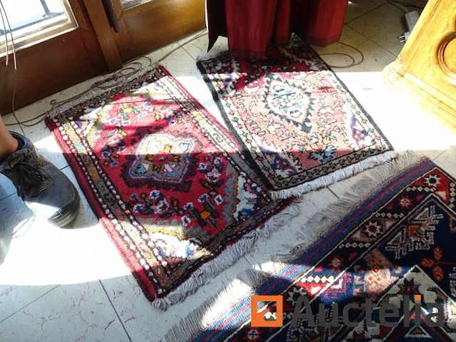 Tafel met design wielen, tapijten - afbeelding 1 van  13