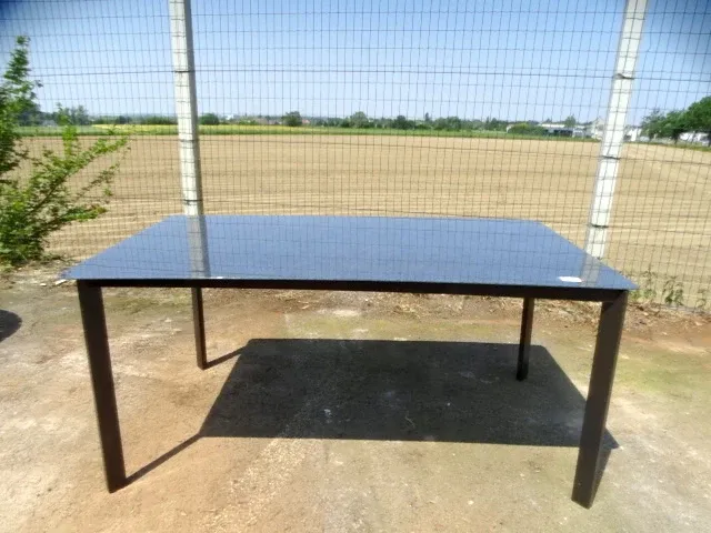 Tafel met glazenblad - afbeelding 1 van  3
