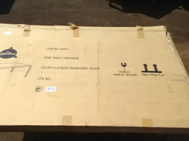 Tafel met glazenblad - afbeelding 1 van  4