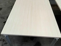 Tafel met ijzeren onderstel - afbeelding 1 van  3