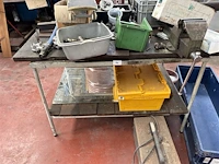 Tafel met inhoud - afbeelding 1 van  10