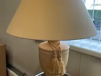 Tafel met lamp - afbeelding 3 van  4