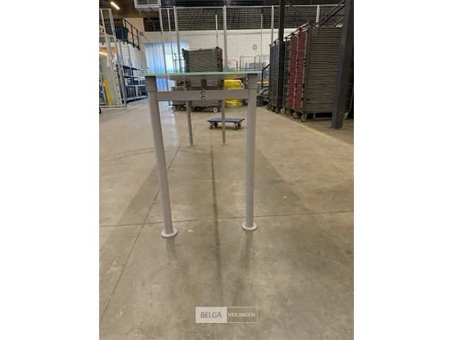 Tafel met melkglas tafelblad - afbeelding 4 van  4