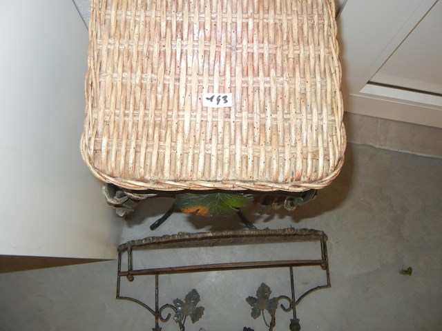 Tafel met metalen console - afbeelding 1 van  2