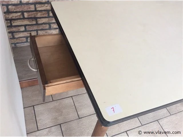 Tafel met schuif - afbeelding 2 van  2