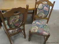 Tafel met stoelen - afbeelding 2 van  3