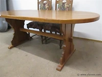 Tafel met stoelen - afbeelding 3 van  3