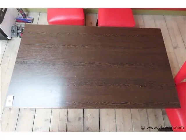 Tafel op metalen voet, blad 70x120cm, hoogte 73cm - afbeelding 2 van  3