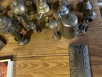 Tafel op schragen met toebehoren