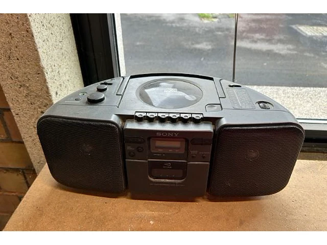 Tafel, radio, lamp - afbeelding 7 van  7