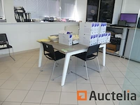 Tafel, stoelen, kasten - afbeelding 2 van  7