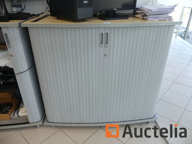 Tafel, stoelen, kasten - afbeelding 4 van  7
