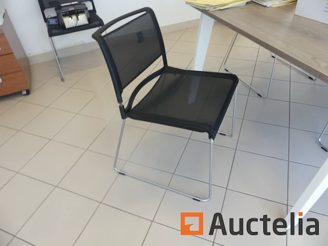 Tafel, stoelen, kasten - afbeelding 5 van  7