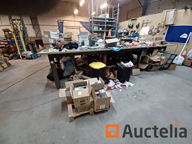Tafel van werkplaats - afbeelding 1 van  3