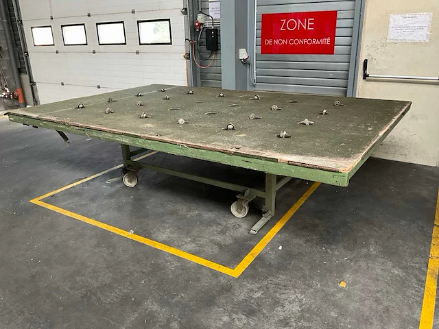 Tafel voor het zagen van hout - afbeelding 1 van  5