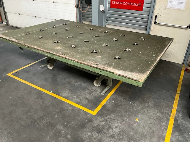 Tafel voor het zagen van hout - afbeelding 2 van  5