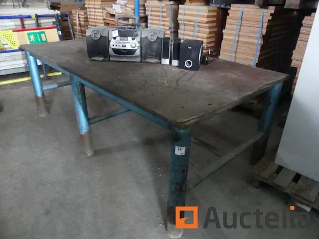 Tafel werkbank + radio en luidsprekers - afbeelding 2 van  7