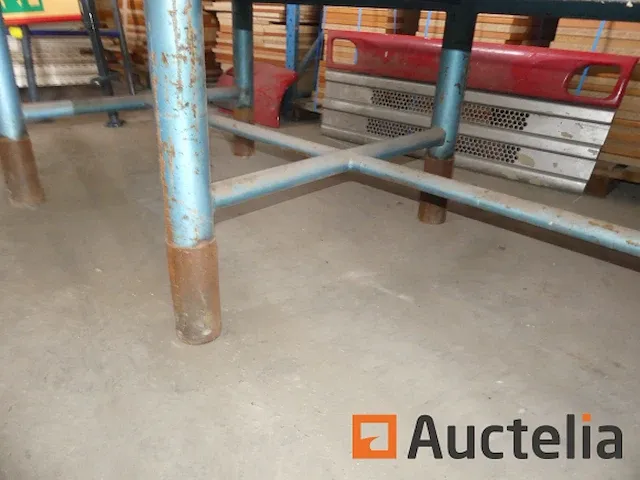 Tafel werkbank + radio en luidsprekers - afbeelding 3 van  7