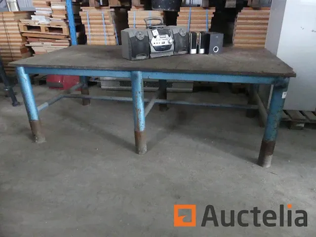Tafel werkbank + radio en luidsprekers - afbeelding 4 van  7