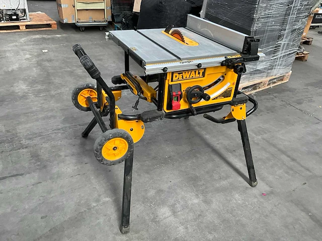 Tafelcirkelzaagmachine dewalt - afbeelding 1 van  15