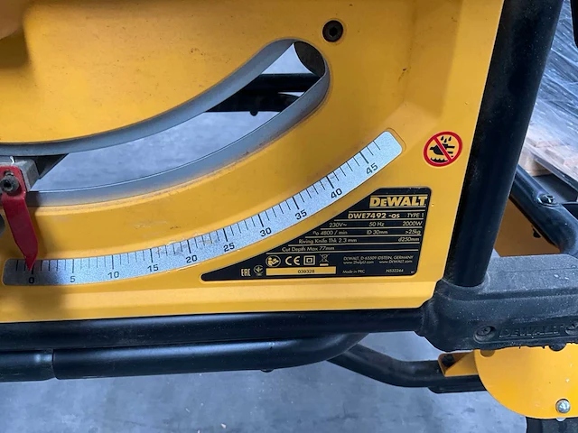 Tafelcirkelzaagmachine dewalt - afbeelding 10 van  15