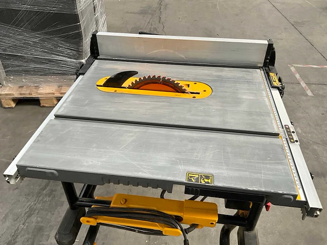 Tafelcirkelzaagmachine dewalt - afbeelding 11 van  15