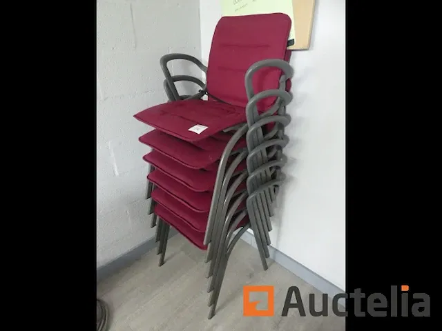 Tafels, stoelen, flip chart - afbeelding 3 van  12