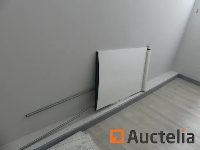 Tafels, stoelen, flip chart - afbeelding 7 van  12