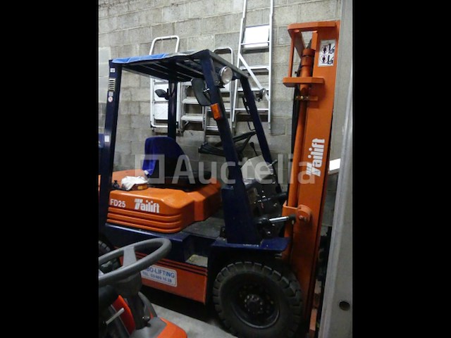 Tailift fd 25 vorkheftruck - afbeelding 8 van  15