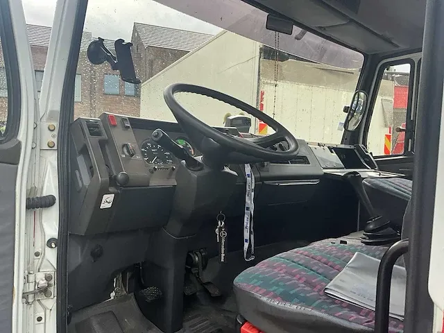 Takelwagen mercedes ecoliner met schuifplateau en laadkraan - 1997 - afbeelding 4 van  35
