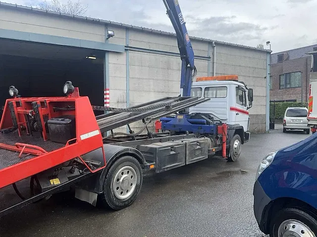 Takelwagen mercedes ecoliner met schuifplateau en laadkraan - 1997 - afbeelding 32 van  35