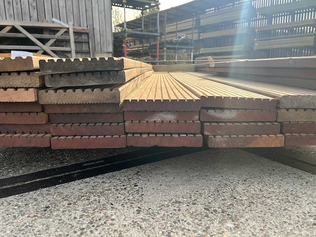 Tali - tali terrasplanken 2,45m / 2,15m / 1,80m / 1m (40x) - afbeelding 5 van  7