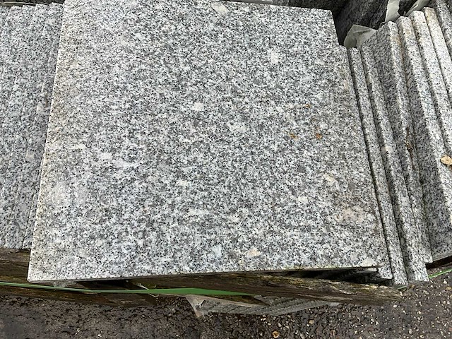 Talila grey terrastegel ca 31,68 m2 - afbeelding 2 van  6