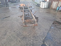 Tandem aschassis met hydraulisch systeem en aangedreven as - afbeelding 5 van  12