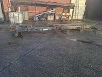 Tandem aschassis met hydraulisch systeem en aangedreven as - afbeelding 10 van  12