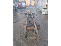 Tandem aschassis met hydraulisch systeem en aangedreven as - afbeelding 11 van  12