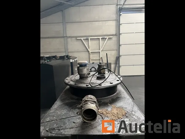 Tank enkele wand staal + opvangbak, 2400l capaciteit - afbeelding 5 van  6