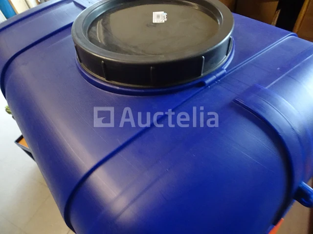Tank van 160 l met kraan - afbeelding 3 van  7