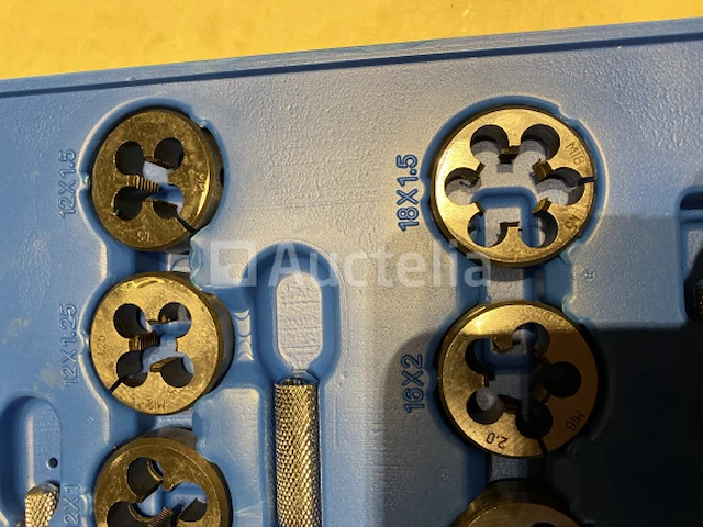 Tap en snij set 110-delig metrisch tungsten staal - afbeelding 7 van  9