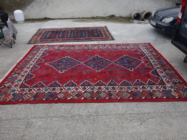 Tapijt 3,70 m x 2,90 m - afbeelding 1 van  2
