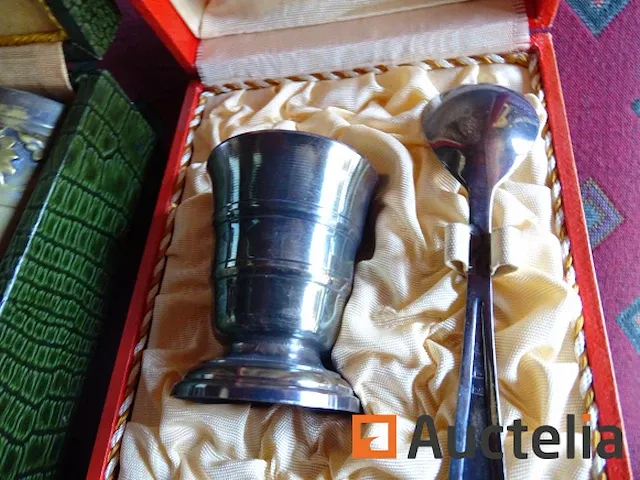 Tapijt, kleine meubilair, bestek - afbeelding 7 van  23