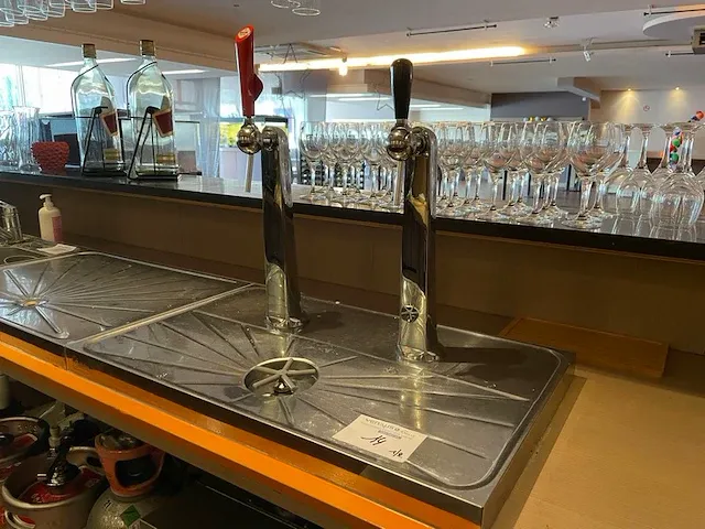 Tapinstallatie antoine op afdruipplaat - afbeelding 1 van  9